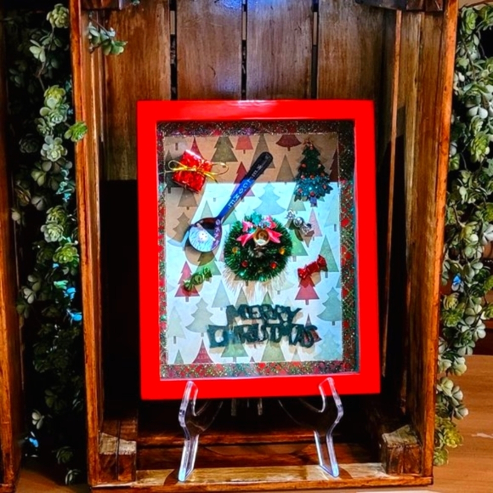 Christmas 8x10 Shadow Box of Art with Santa Claus Spoon and Wreath-NWT